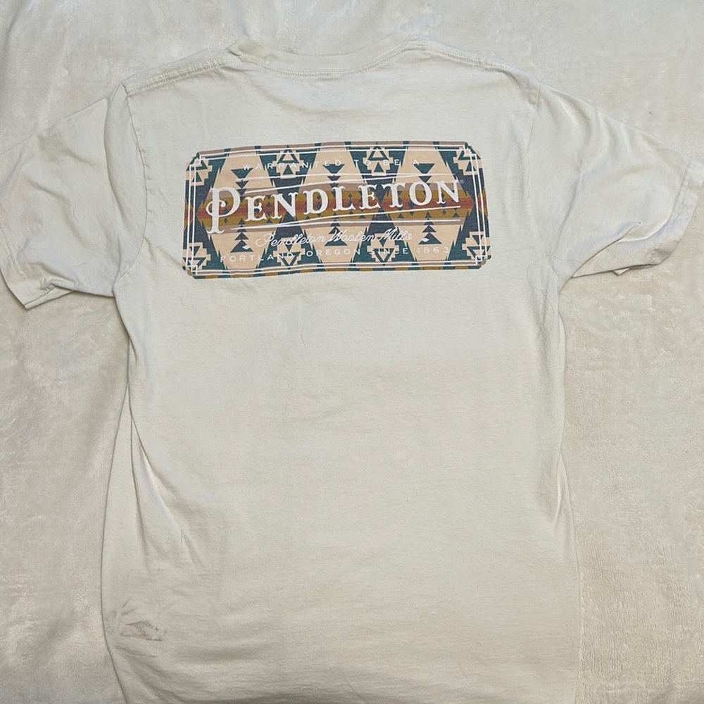 Tilly’s Pendleton TShirt Medium.
